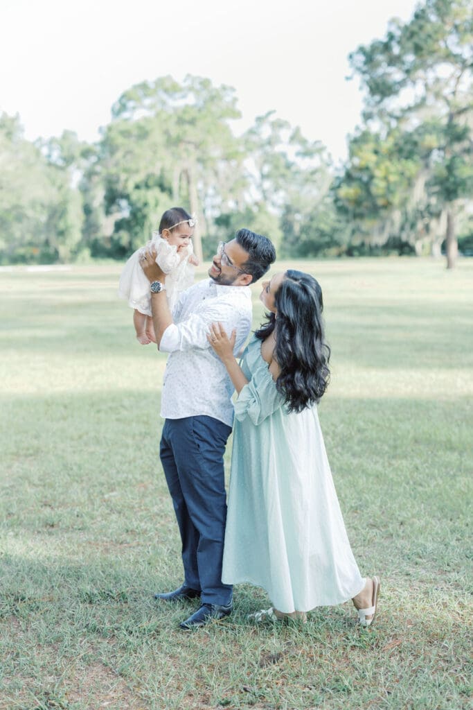 Lake Park Lutz family photography location with open shade and natural scenery